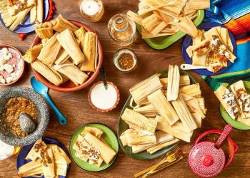 How to Make Tamales (A Comprehensive Guide)