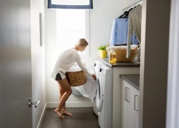 This Ingenious Hamper Takes Up Zero Floor Space and Is Perfect for Tiny Bathrooms
